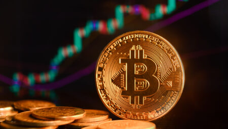 Bloomberg Analistine Göre Bitcoin 30 Binde Durmamalı: ABD İçin Tehlike Çanları!